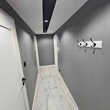 Apartament Z Jacuzzi Klimatyzacja Prywatny Parking Радом Екстериор снимка