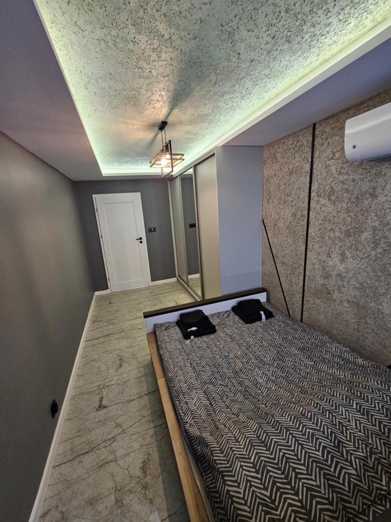 Apartament Z Jacuzzi Klimatyzacja Prywatny Parking Радом Екстериор снимка